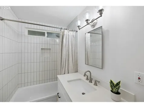 13225 SE Alder Street Portland OR 97233