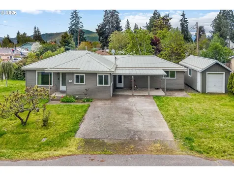 381 NE Wisconsin Street White Salmon WA 98672
