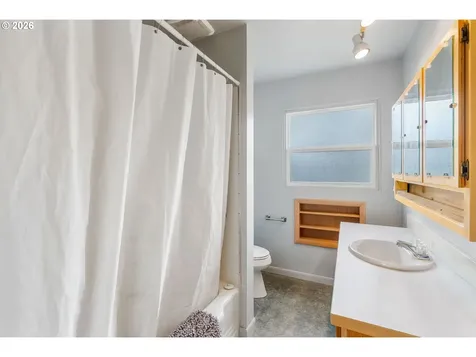381 NE Wisconsin Street White Salmon WA 98672