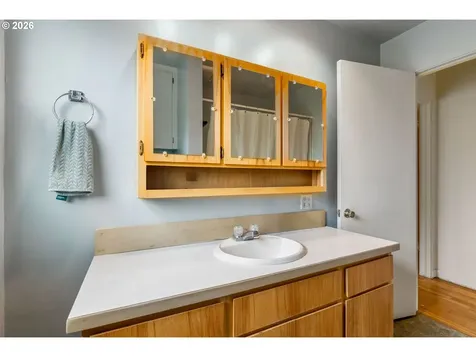 381 NE Wisconsin Street White Salmon WA 98672