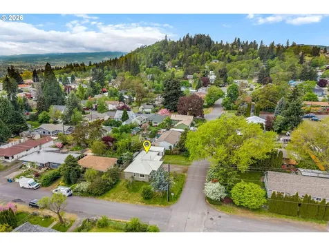 381 NE Wisconsin Street White Salmon WA 98672
