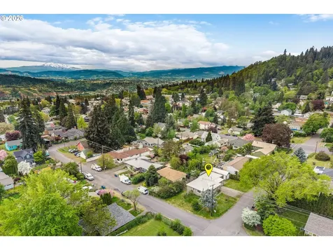 381 NE Wisconsin Street White Salmon WA 98672