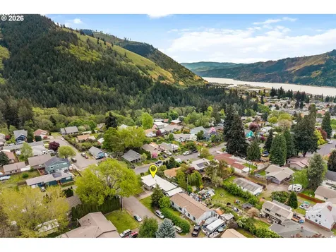 381 NE Wisconsin Street White Salmon WA 98672