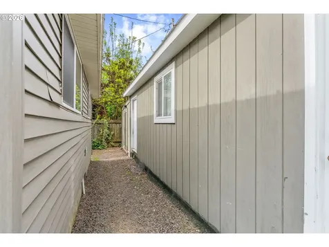381 NE Wisconsin Street White Salmon WA 98672