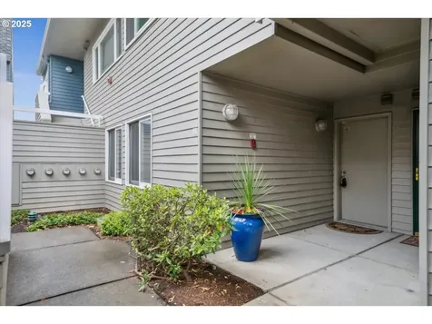 87 N Hayden Bay Drive Portland OR 97217