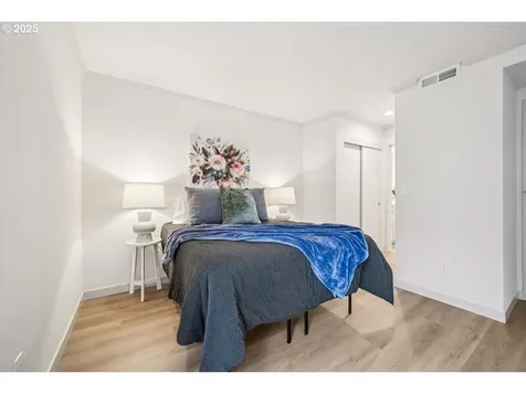 87 N Hayden Bay Drive Portland OR 97217