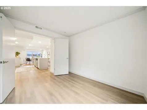 87 N Hayden Bay Drive Portland OR 97217