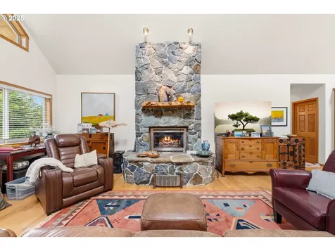 47555 Leeward Street Langlois OR 97450