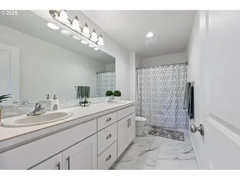 2504 Brackenfern Road Eugene OR 97403