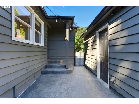 3190 SW Ridgewood Avenue Portland OR 97225
