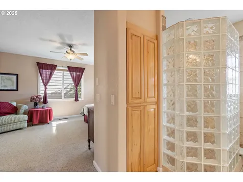 746 Mooney Street Independence OR 97351