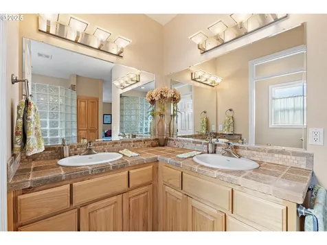 746 Mooney Street Independence OR 97351