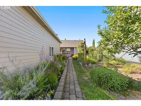 746 Mooney Street Independence OR 97351