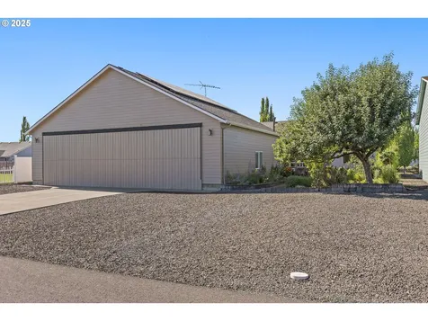 746 Mooney Street Independence OR 97351
