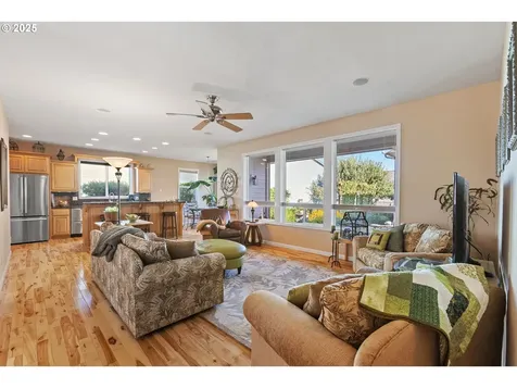 746 Mooney Street Independence OR 97351