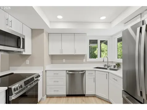 306 E Hilltop Drive Newberg OR 97132