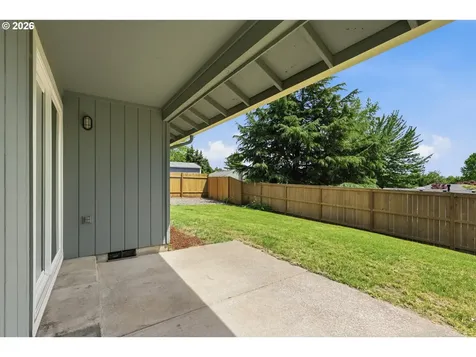 306 E Hilltop Drive Newberg OR 97132