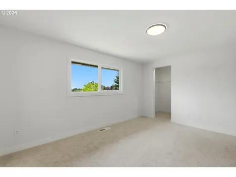306 E Hilltop Drive Newberg OR 97132