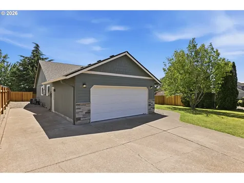 306 E Hilltop Drive Newberg OR 97132