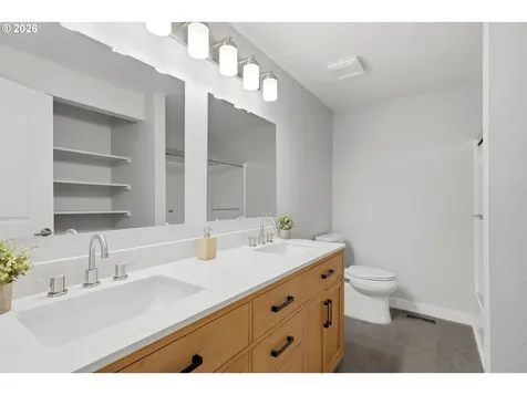 306 E Hilltop Drive Newberg OR 97132