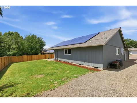 306 E Hilltop Drive Newberg OR 97132