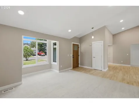 306 E Hilltop Drive Newberg OR 97132