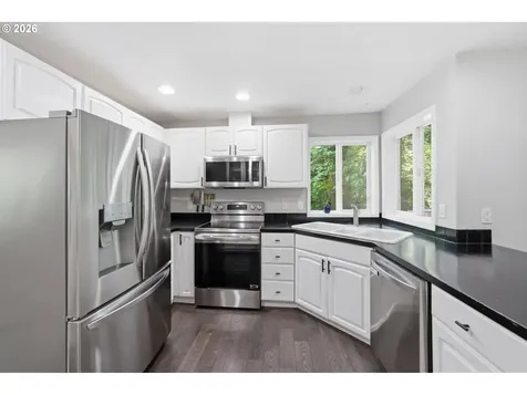 3245 Croisan Creek Road S Salem OR 97302