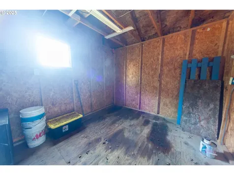 560 N 7th Street Reedsport OR 97467