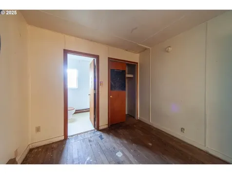 560 N 7th Street Reedsport OR 97467