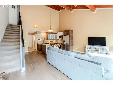 4 Touchstone Lake Oswego OR 97035