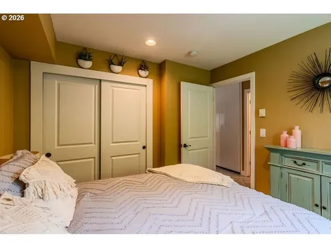 4 Touchstone Lake Oswego OR 97035