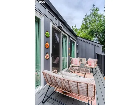4 Touchstone Lake Oswego OR 97035
