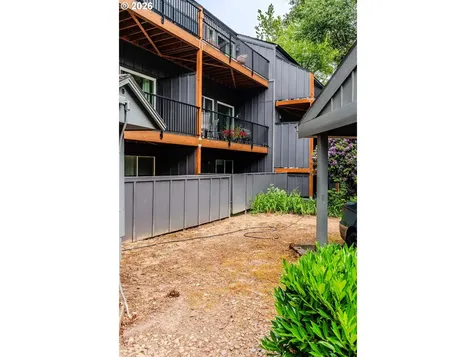 4 Touchstone Lake Oswego OR 97035