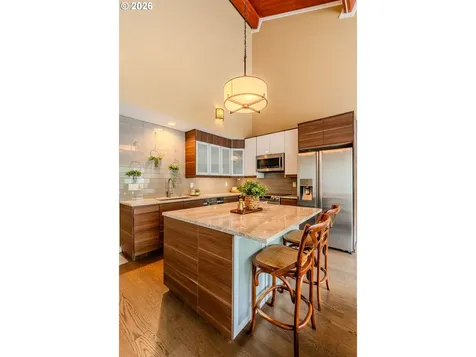 4 Touchstone Lake Oswego OR 97035