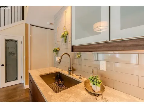 4 Touchstone Lake Oswego OR 97035