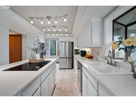 15 Masaryk Street Lake Oswego OR 97035