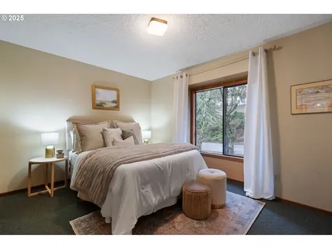 15 Masaryk Street Lake Oswego OR 97035
