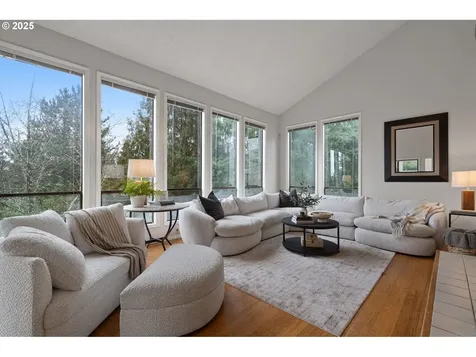 15 Masaryk Street Lake Oswego OR 97035