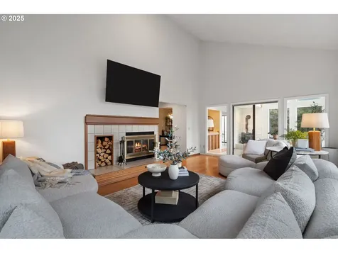 15 Masaryk Street Lake Oswego OR 97035