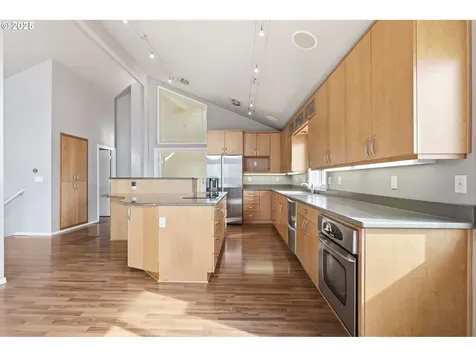 5239 N Emerson Drive Portland OR 97217