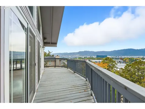 5239 N Emerson Drive Portland OR 97217