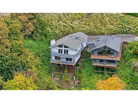 5239 N Emerson Drive Portland OR 97217