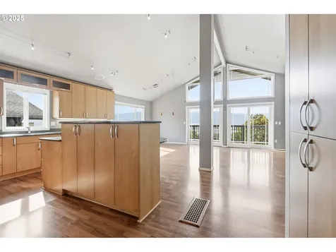 5239 N Emerson Drive Portland OR 97217