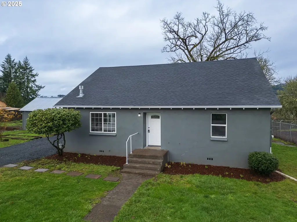 445 SW Mill Street Sheridan OR 97378