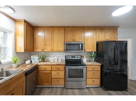 445 SW Mill Street Sheridan OR 97378