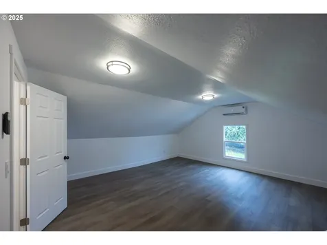 445 SW Mill Street Sheridan OR 97378