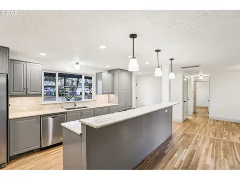 18655 SE Yamhill Circle Portland OR 97233
