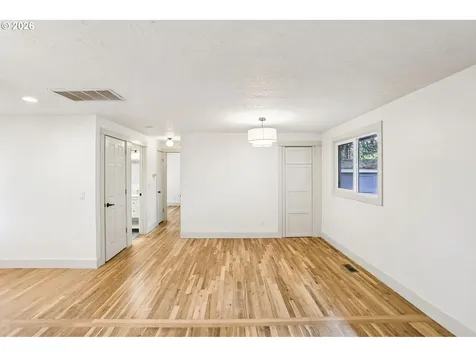 18655 SE Yamhill Circle Portland OR 97233