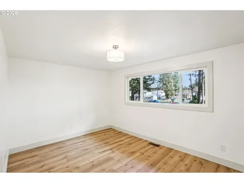 18655 SE Yamhill Circle Portland OR 97233
