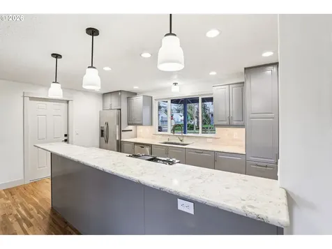 18655 SE Yamhill Circle Portland OR 97233